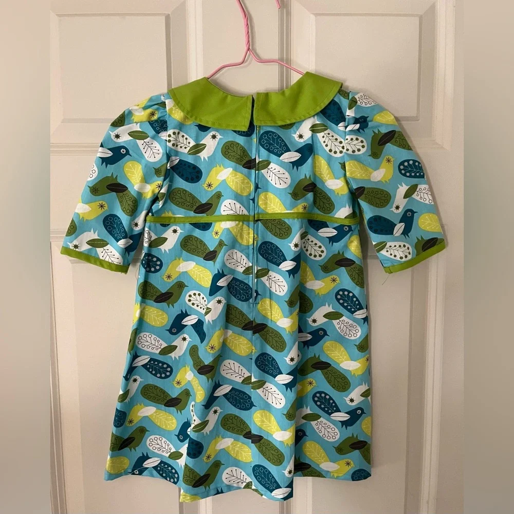 Adorable boutique Paulina Quintana size 3 dress Peter Pan collar bird print mod
